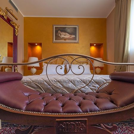 Villa Luisa Rooms And Breakfast Peschiera del Garda Kültér fotó