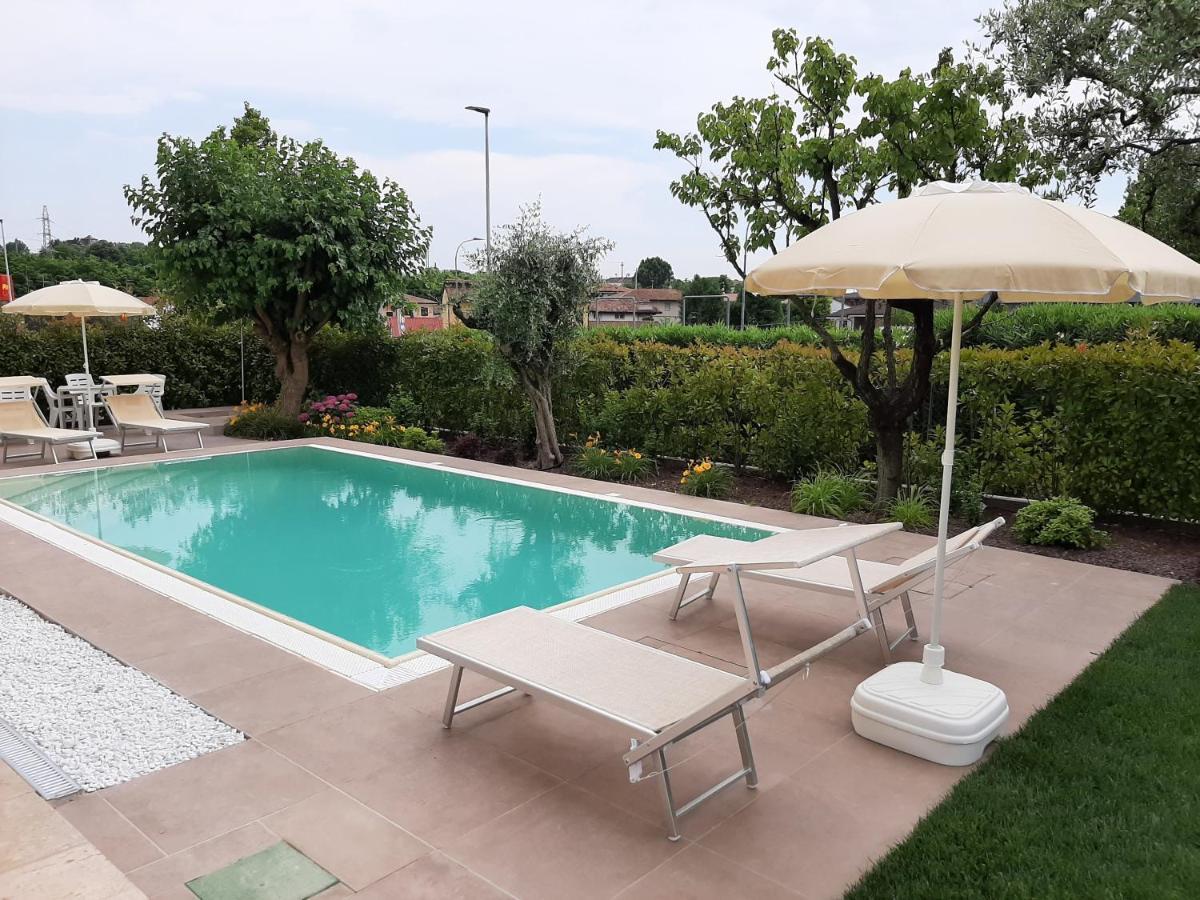 Villa Luisa Rooms And Breakfast Peschiera del Garda Kültér fotó