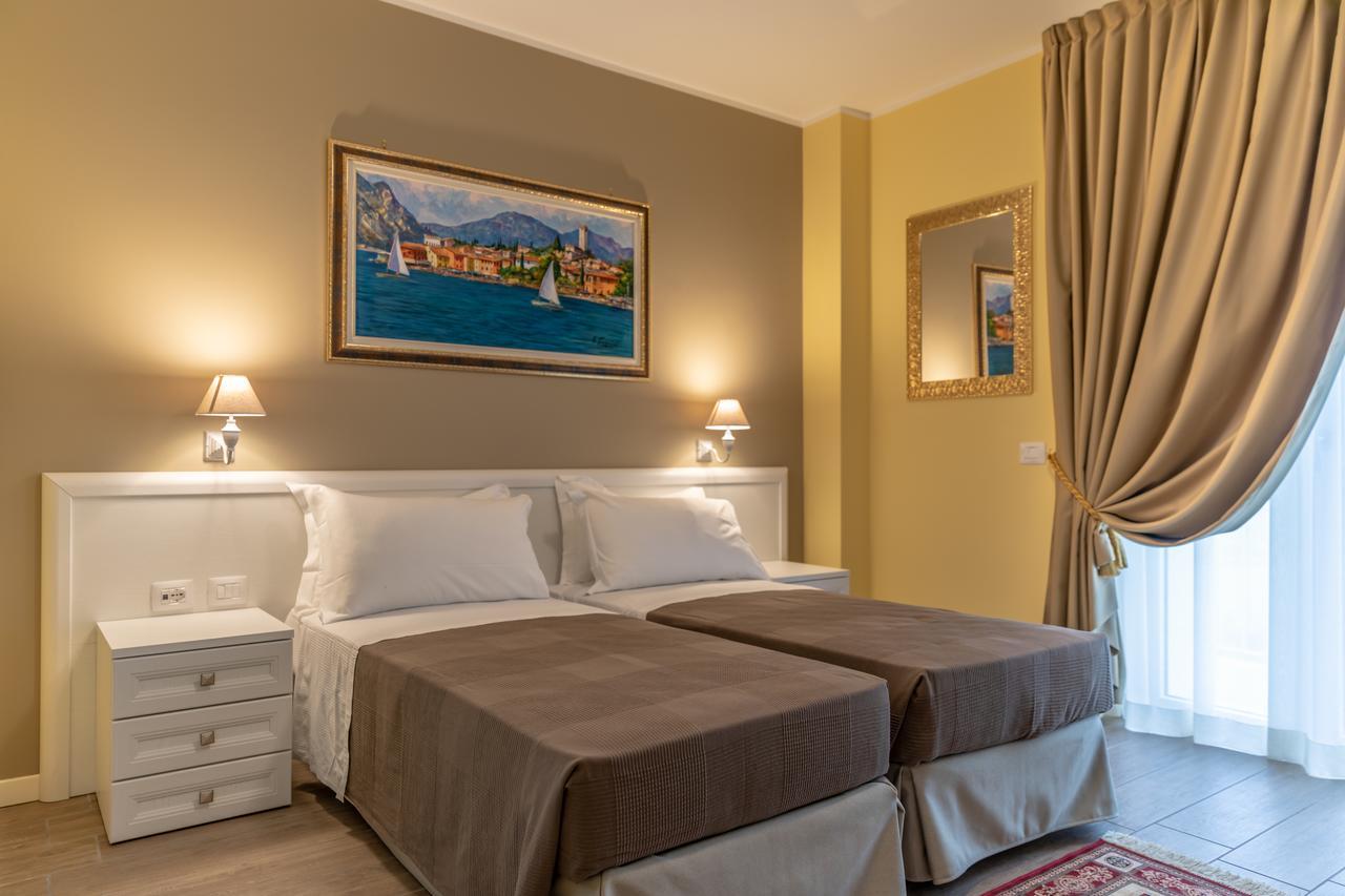 Villa Luisa Rooms And Breakfast Peschiera del Garda Kültér fotó