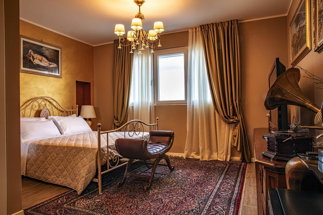 Villa Luisa Rooms And Breakfast Peschiera del Garda Kültér fotó