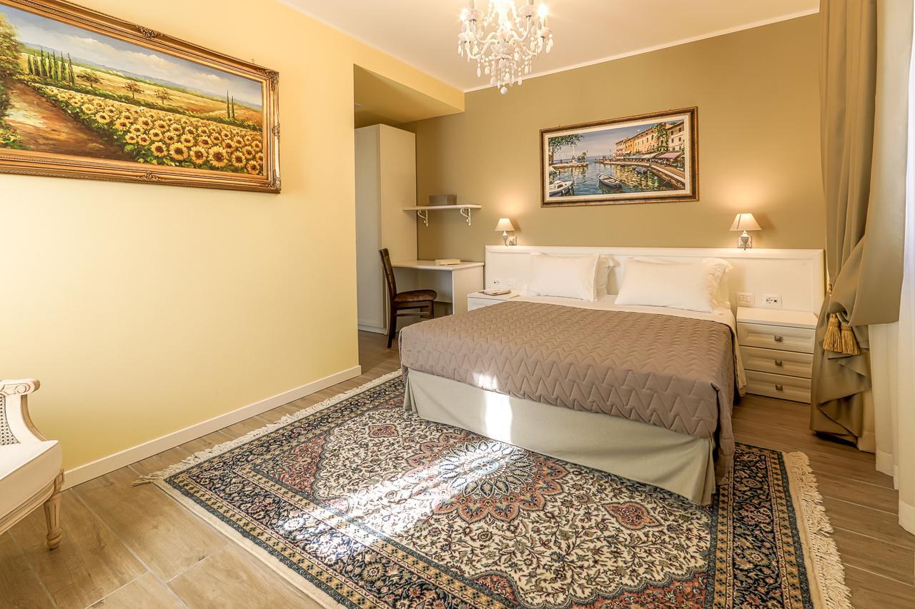 Villa Luisa Rooms And Breakfast Peschiera del Garda Kültér fotó